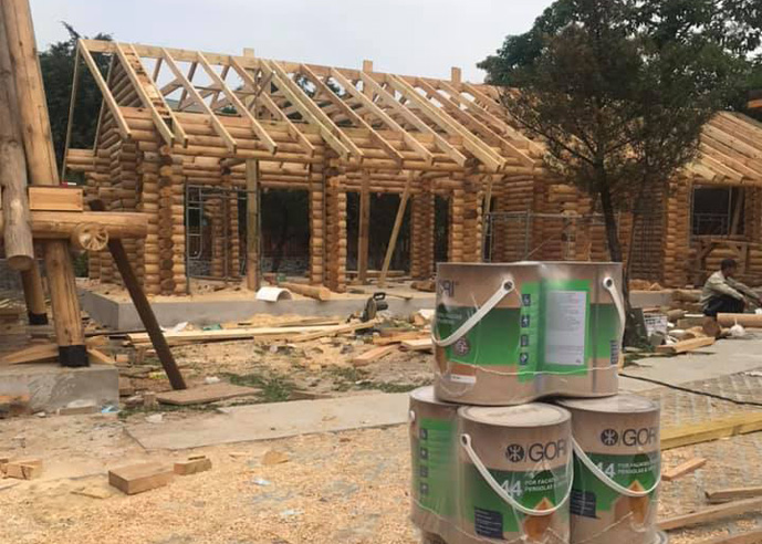 Sơn gỗ cao cấp Gori 44 được ứng dụng cho nhà gỗ, resort, homestay