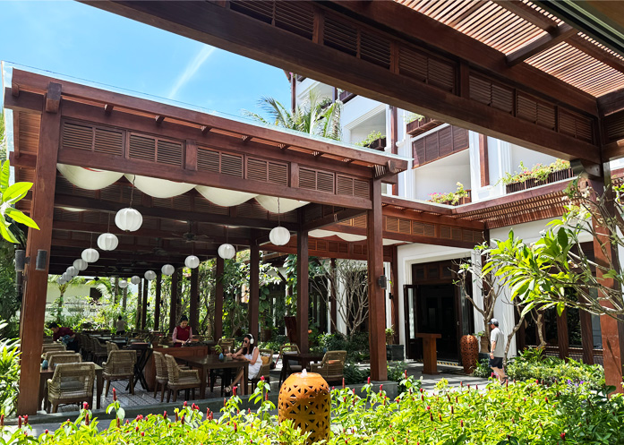 Resort 5 sao ở Phan Thiết sử dụng sơn gỗ cao cấp Gori 44 Facades để bảo dưỡng định kỳ